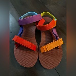 NWOT Teva x Cotopaxi Sandals